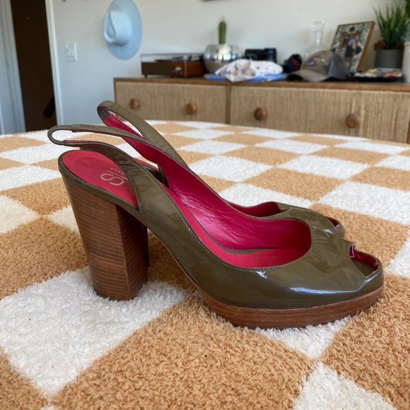 SERGIO ROSSI SI KHAKI OLIVE GREEN WOODEN | Mercari SERGIO ROSSI SI KHAKI OLIVE GREEN WOODEN BLOCK HEEL SIZE 7.5 38
